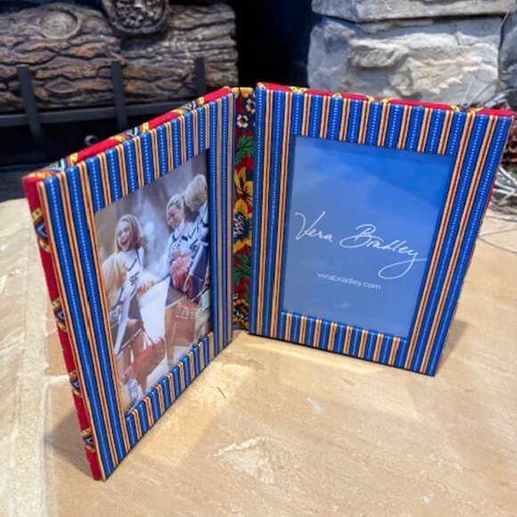 New Vera Bradley Villa Red 4x6 Double Quilted Freestanding Picture Photo Frame - Picture 6 of 6